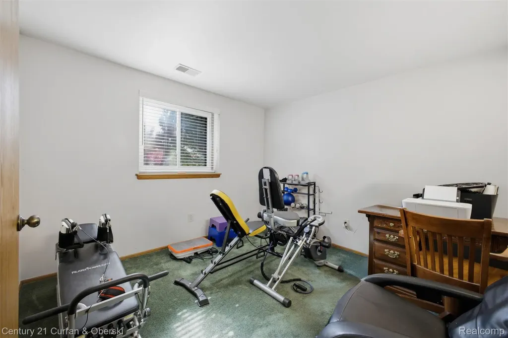 38098 Hixford Place Westland City MI 48185