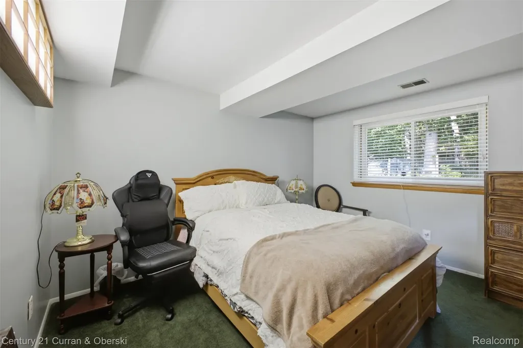 38098 Hixford Place Westland City MI 48185