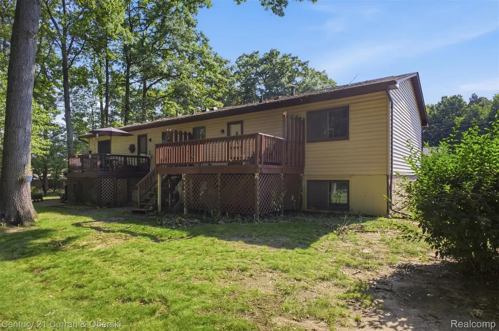 38098 Hixford Place Westland City MI 48185