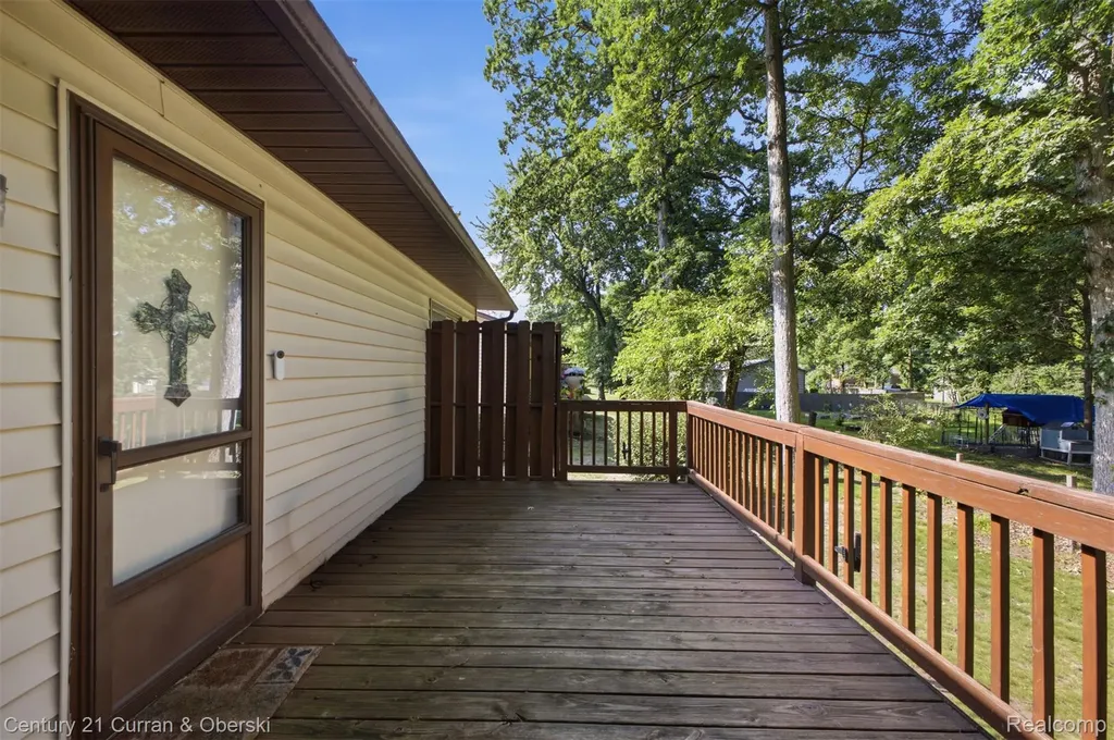 38098 Hixford Place Westland City MI 48185