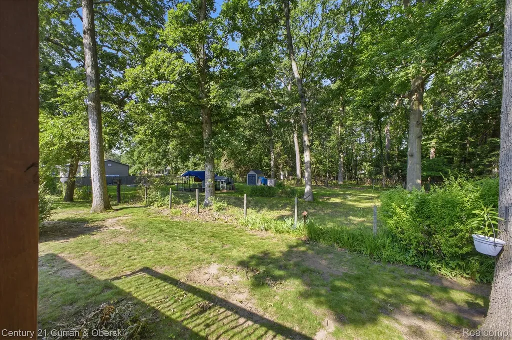 38098 Hixford Place Westland City MI 48185