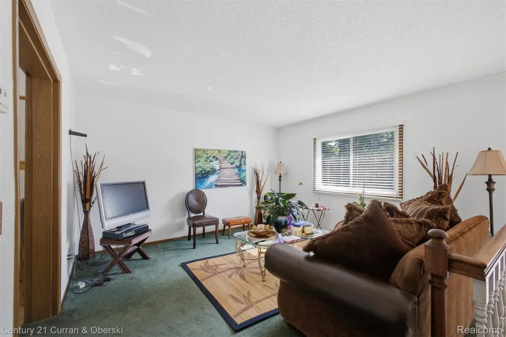 38098 Hixford Place Westland City MI 48185