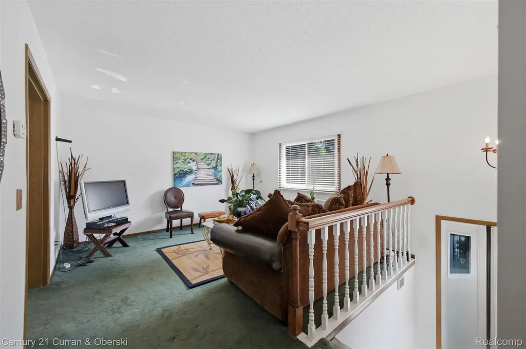 38098 Hixford Place Westland City MI 48185