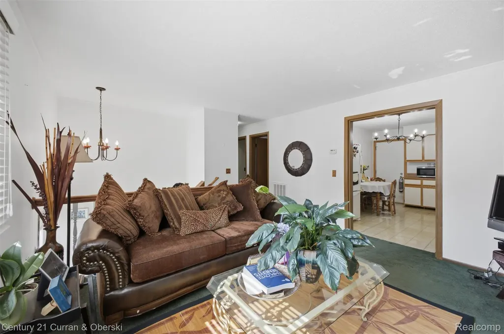 38098 Hixford Place Westland City MI 48185