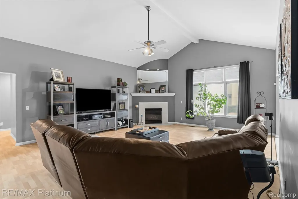 52655 Chestnut Grove Lane Shelby Charter Township MI 48316