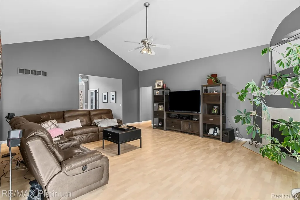 52655 Chestnut Grove Lane Shelby Charter Township MI 48316