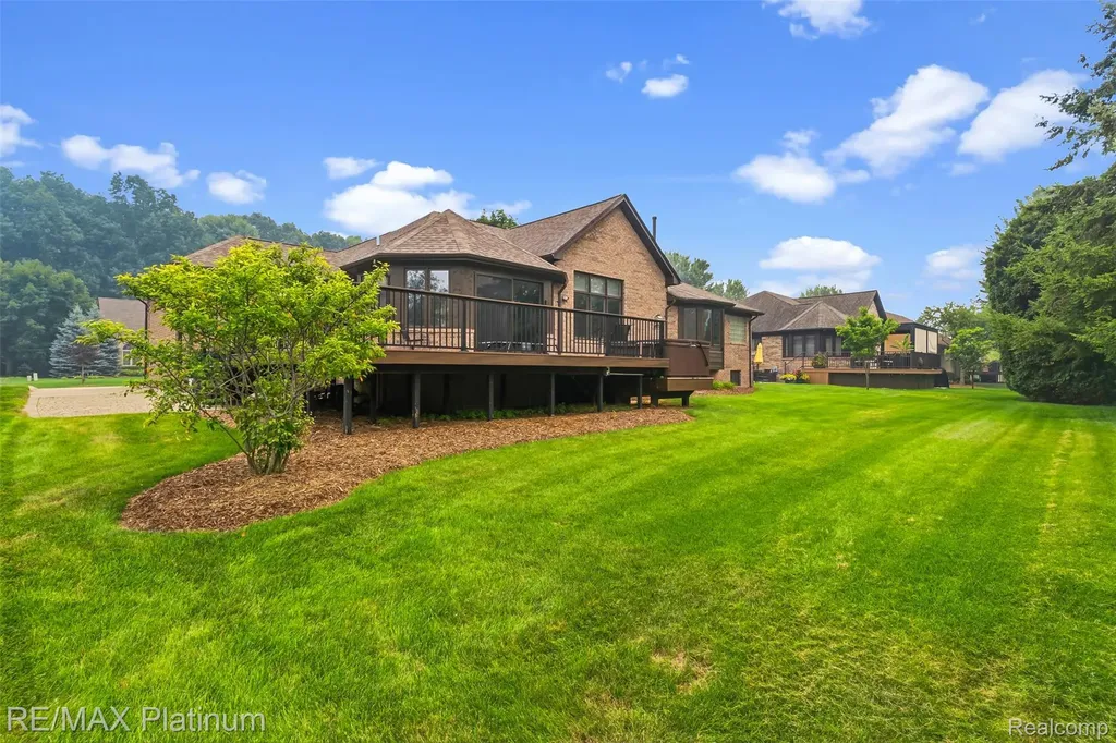 52655 Chestnut Grove Lane Shelby Charter Township MI 48316