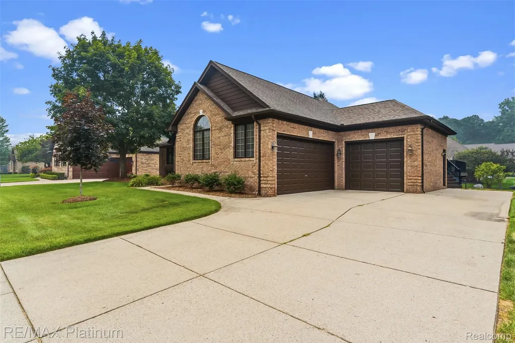 52655 Chestnut Grove Lane Shelby Charter Township MI 48316