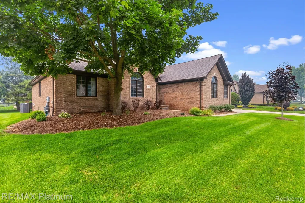 52655 Chestnut Grove Lane Shelby Charter Township MI 48316