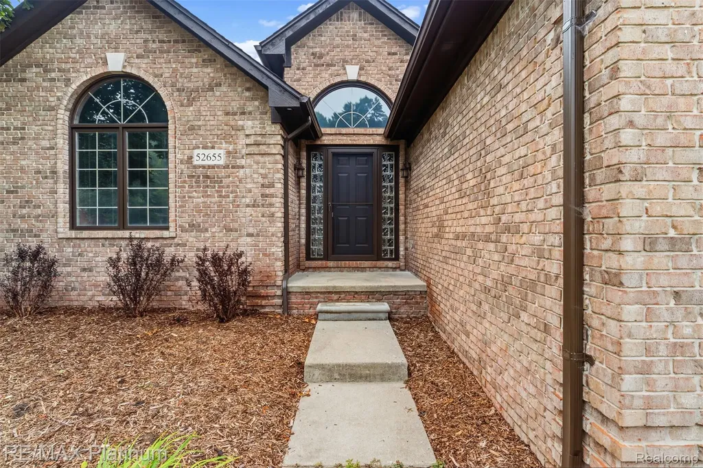 52655 Chestnut Grove Lane Shelby Charter Township MI 48316