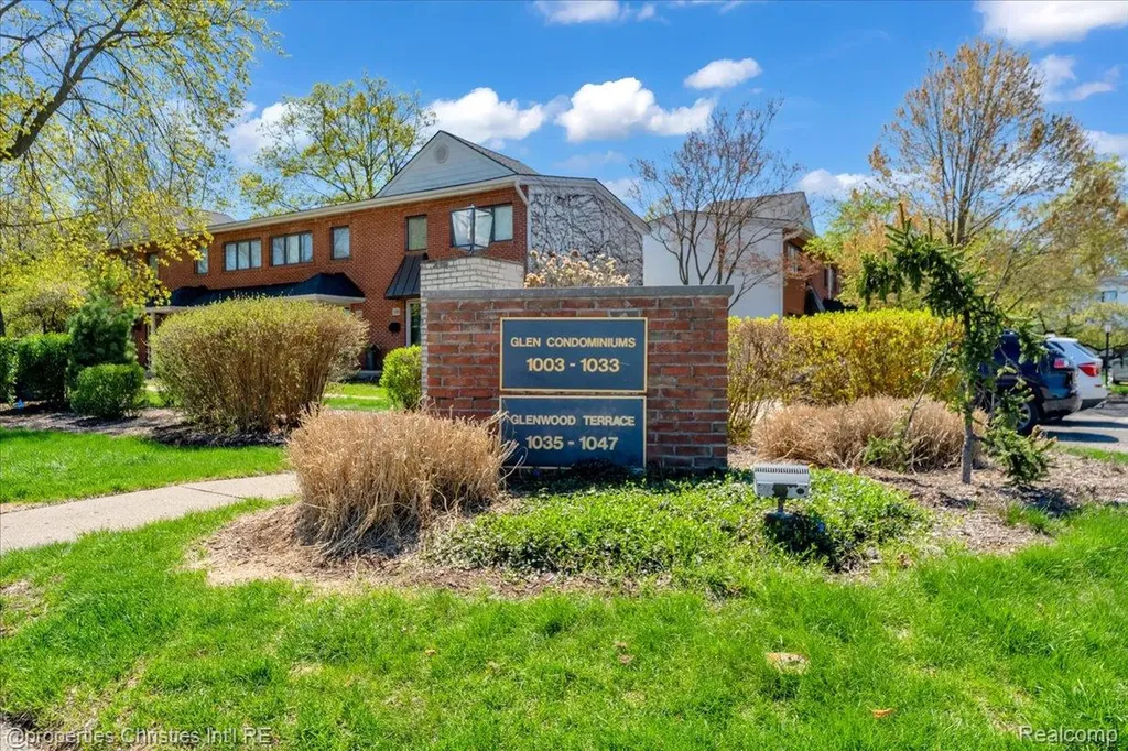 1035 N Old Woodward Avenue Birmingham City MI 48009