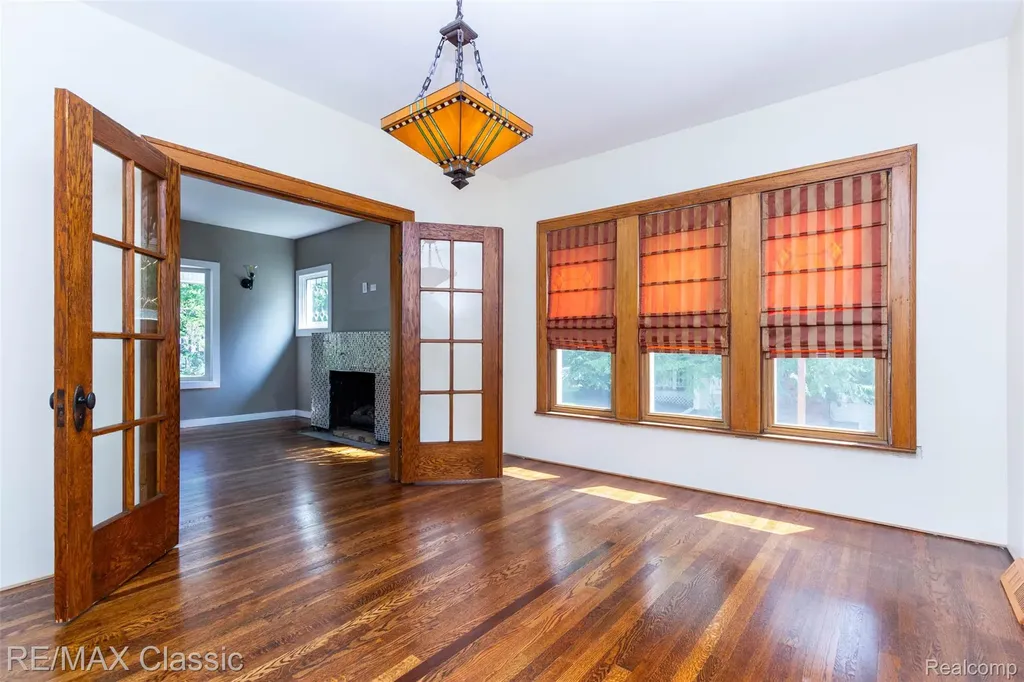 316 E Liberty Street Milford Village MI 48381