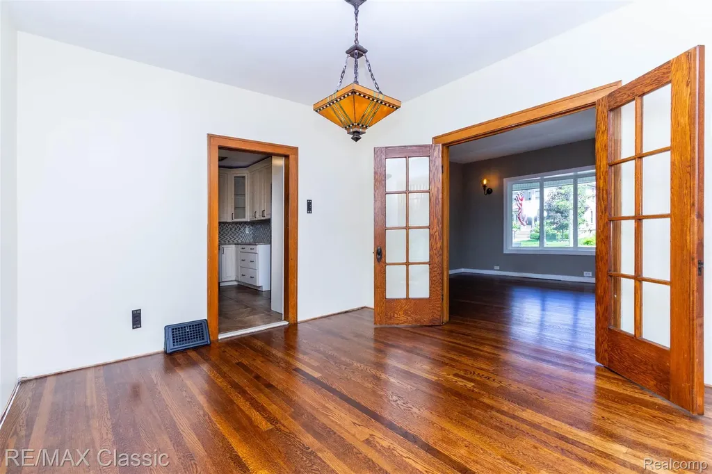 316 E Liberty Street Milford Village MI 48381