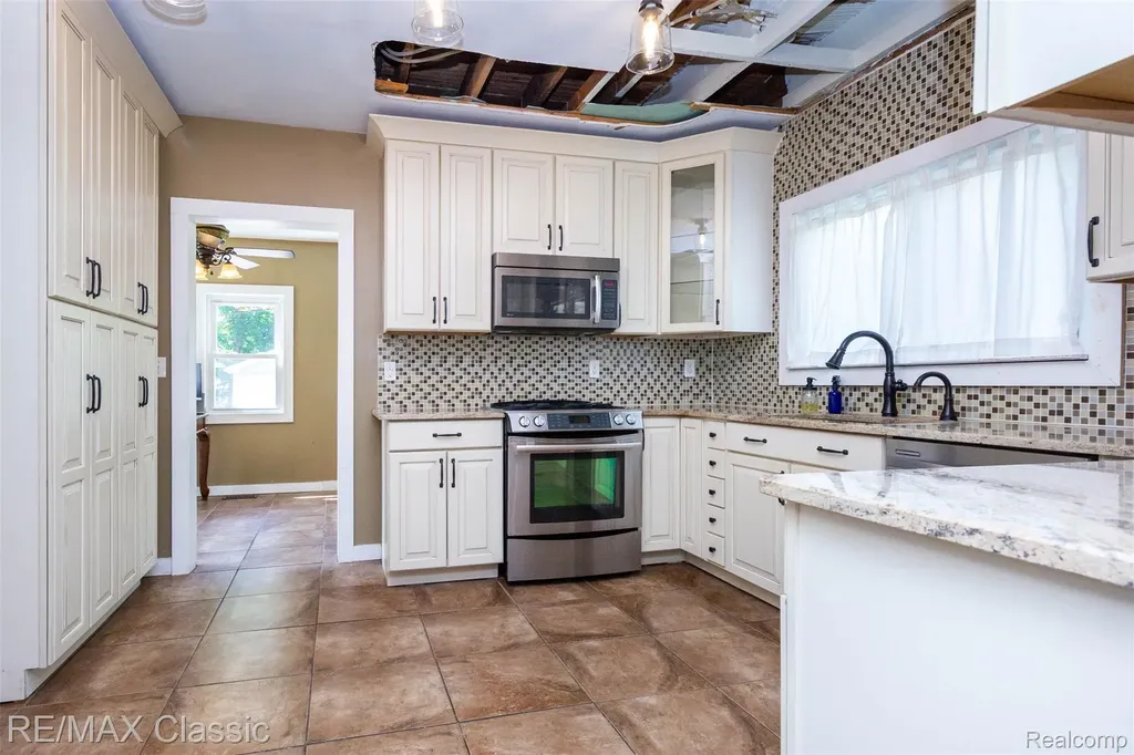 316 E Liberty Street Milford Village MI 48381
