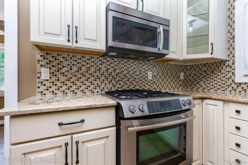 316 E Liberty Street Milford Village MI 48381