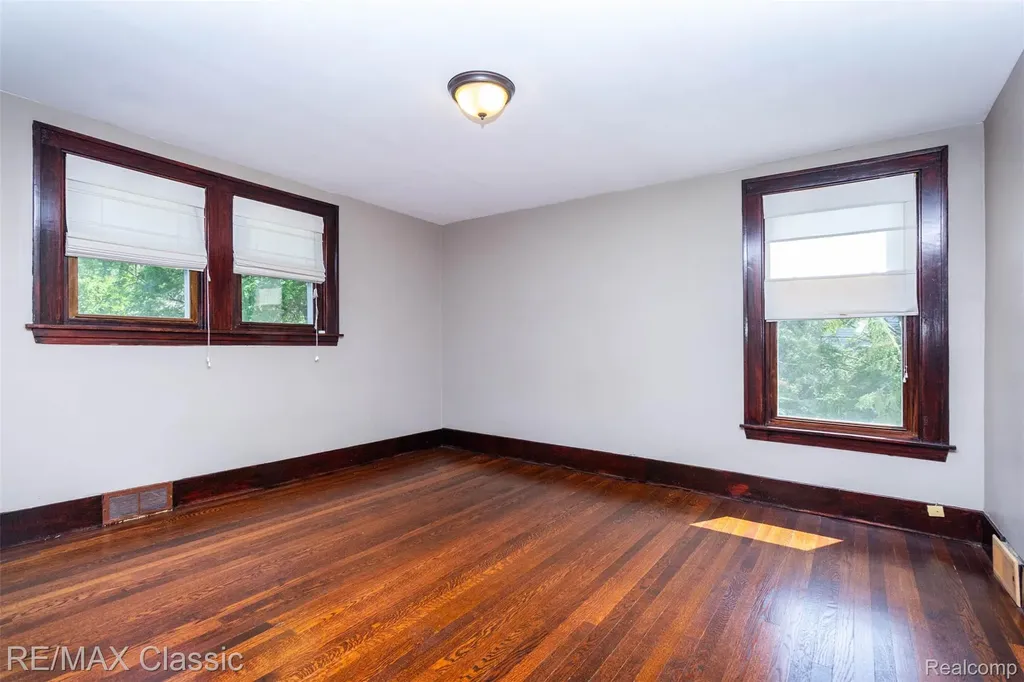 316 E Liberty Street Milford Village MI 48381