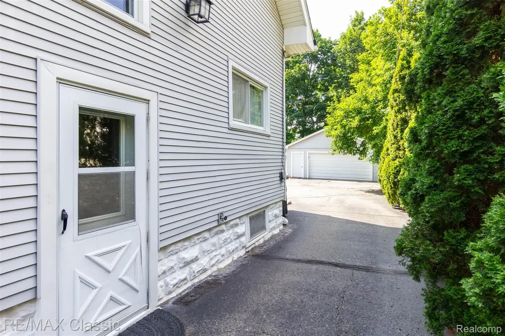316 E Liberty Street Milford Village MI 48381