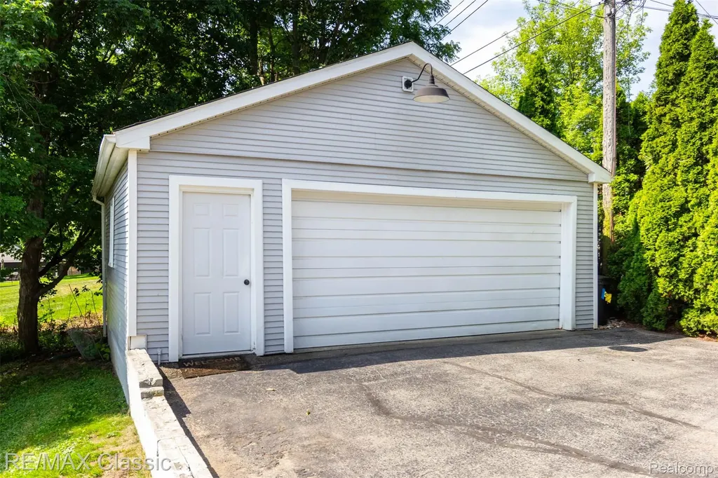 316 E Liberty Street Milford Village MI 48381