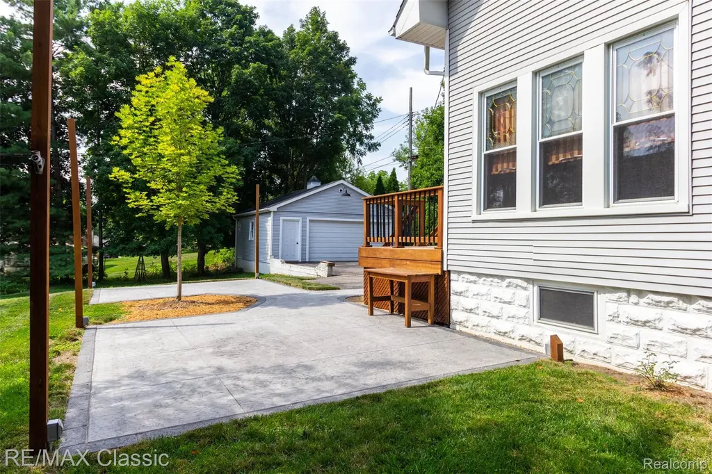 316 E Liberty Street Milford Village MI 48381