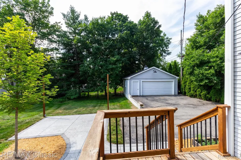 316 E Liberty Street Milford Village MI 48381
