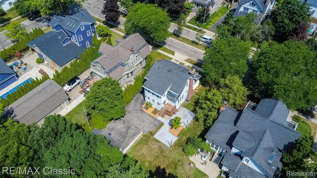 316 E Liberty Street Milford Village MI 48381
