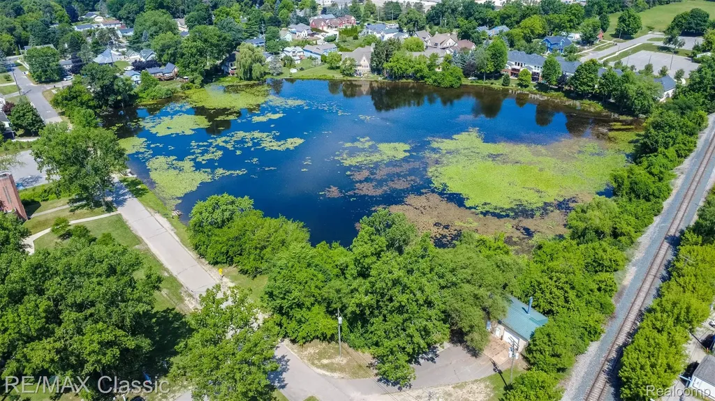 316 E Liberty Street Milford Village MI 48381