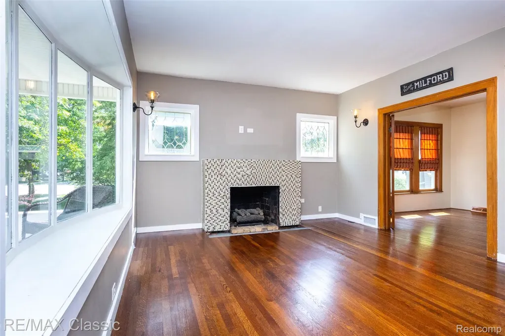 316 E Liberty Street Milford Village MI 48381
