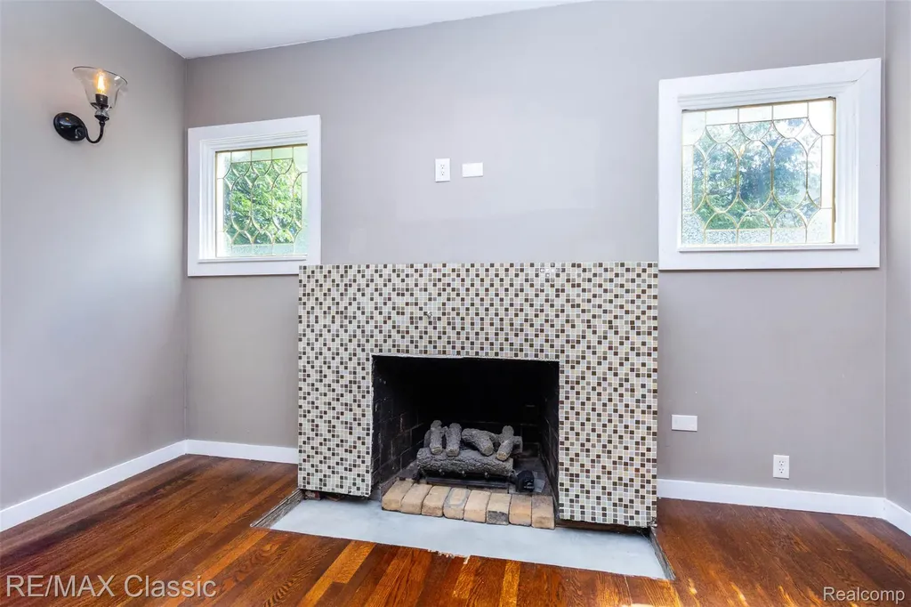 316 E Liberty Street Milford Village MI 48381