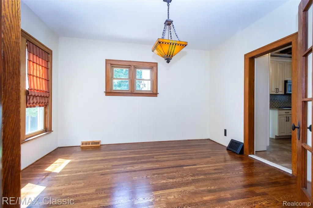 316 E Liberty Street Milford Village MI 48381