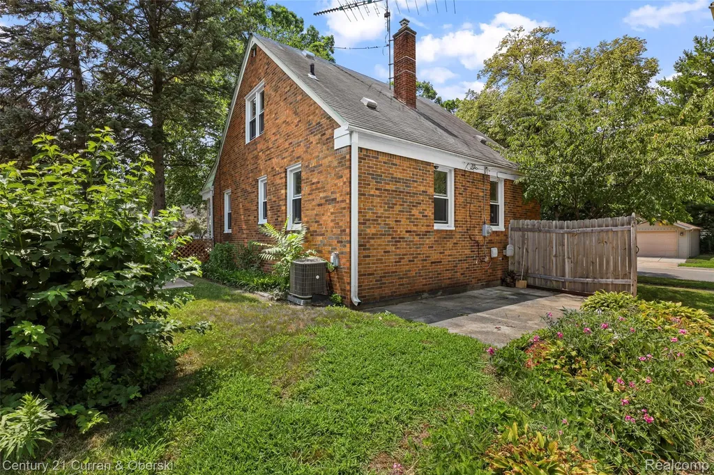 22732 Madison Street Dearborn City MI 48124
