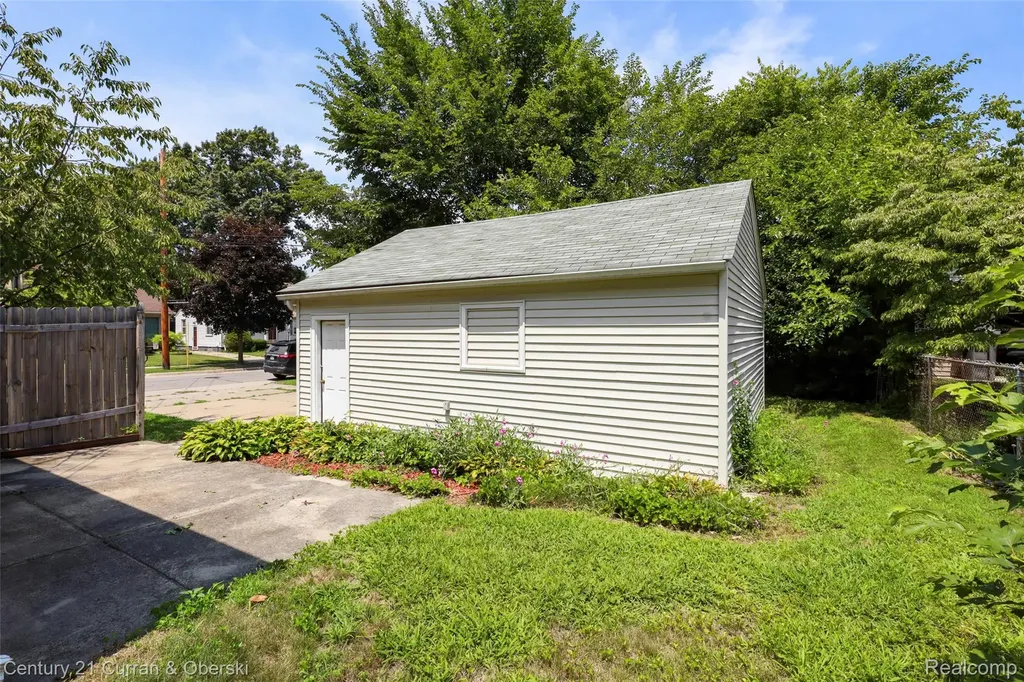 22732 Madison Street Dearborn City MI 48124