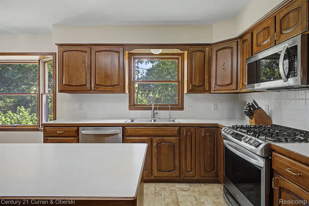 8661 N Dutchess Drive Bruce Township MI 48065