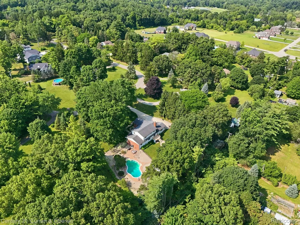 8661 N Dutchess Drive Bruce Township MI 48065
