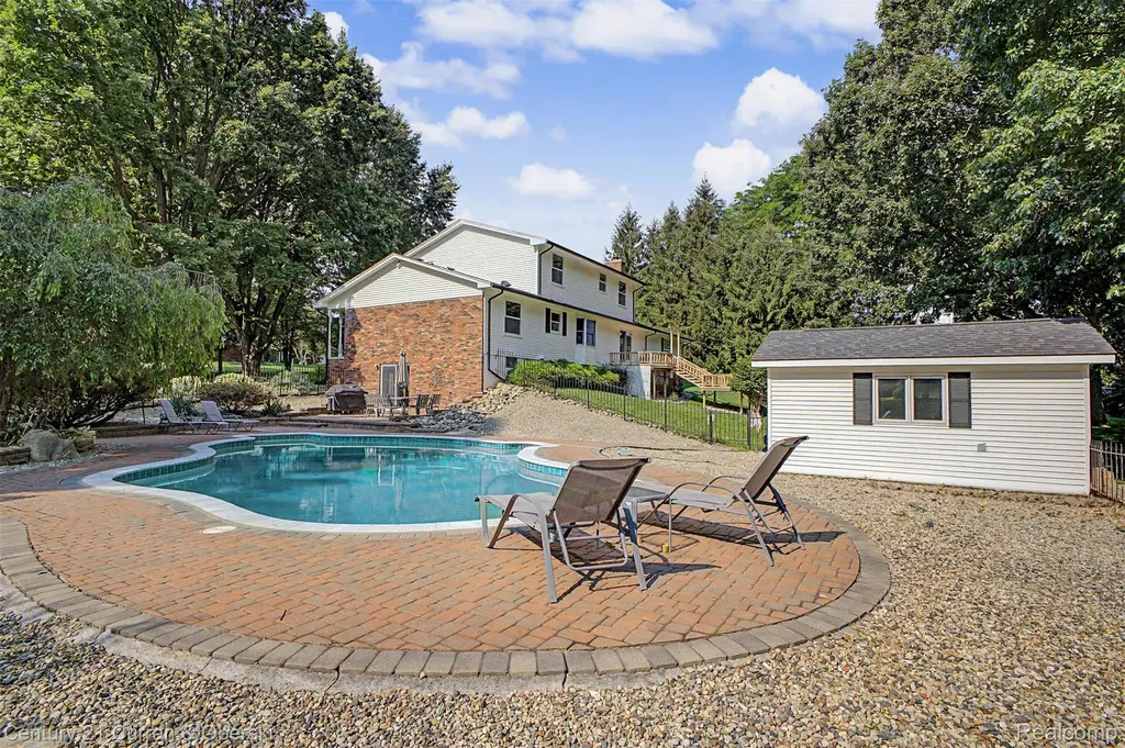 8661 N Dutchess Drive Bruce Township MI 48065