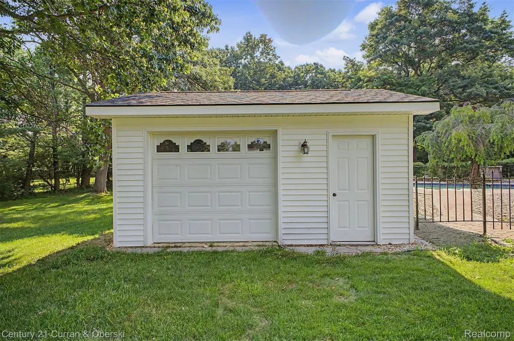 8661 N Dutchess Drive Bruce Township MI 48065