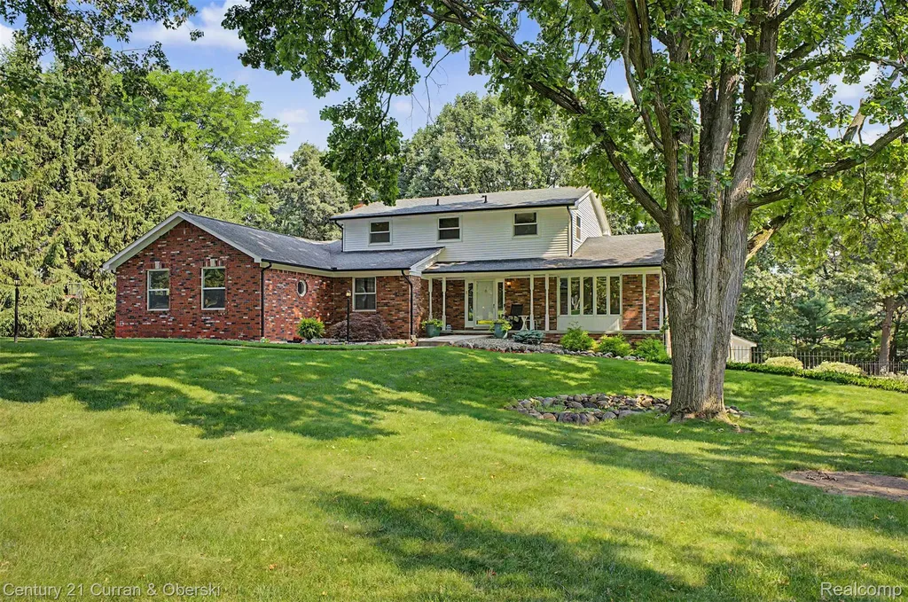 8661 N Dutchess Drive Bruce Township MI 48065