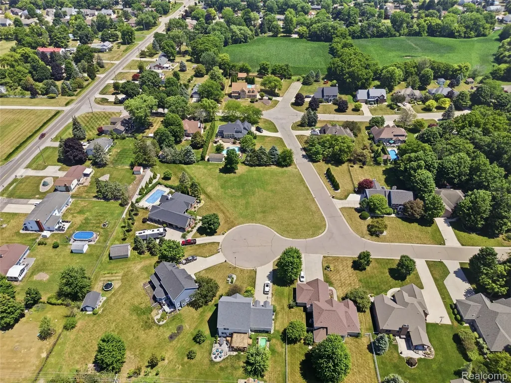 3488 Woodridge Drive Flushing Charter Township MI 48433