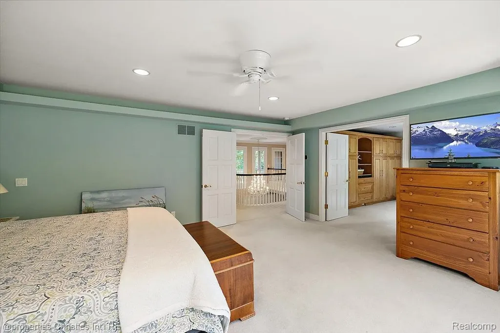 1315 Maryland Highland Charter Township MI 48380