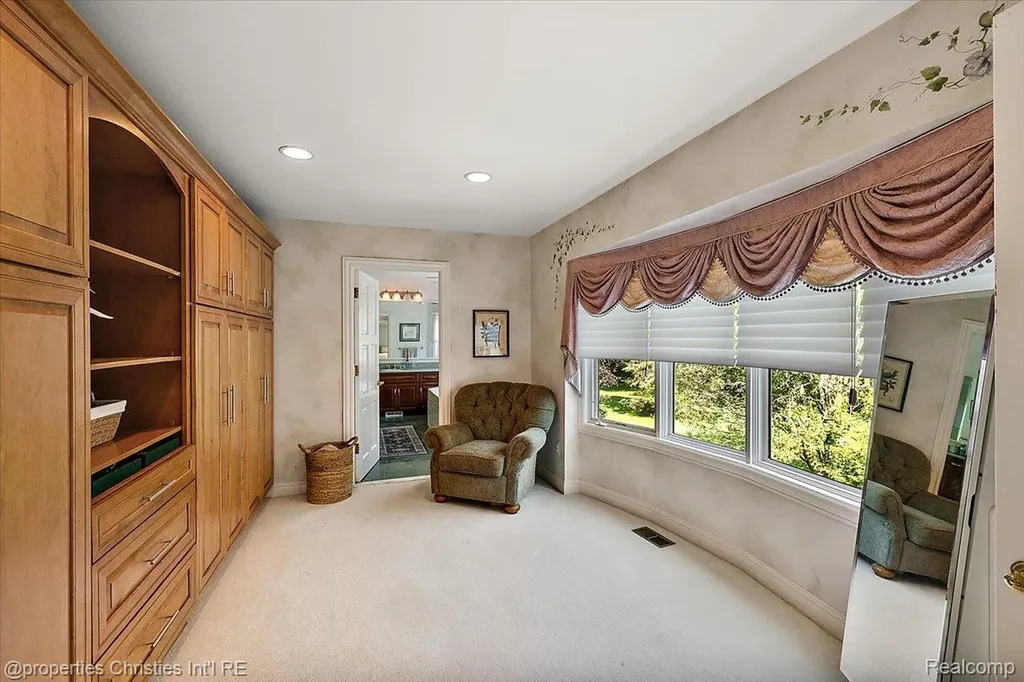1315 Maryland Highland Charter Township MI 48380