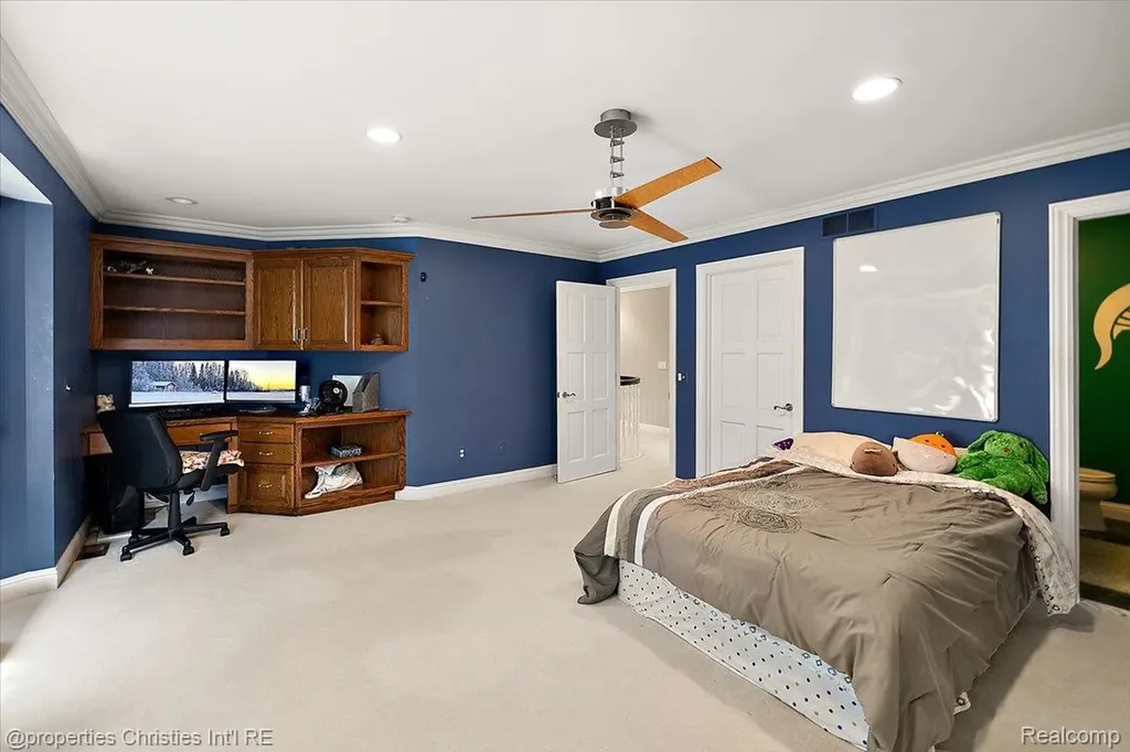 1315 Maryland Highland Charter Township MI 48380
