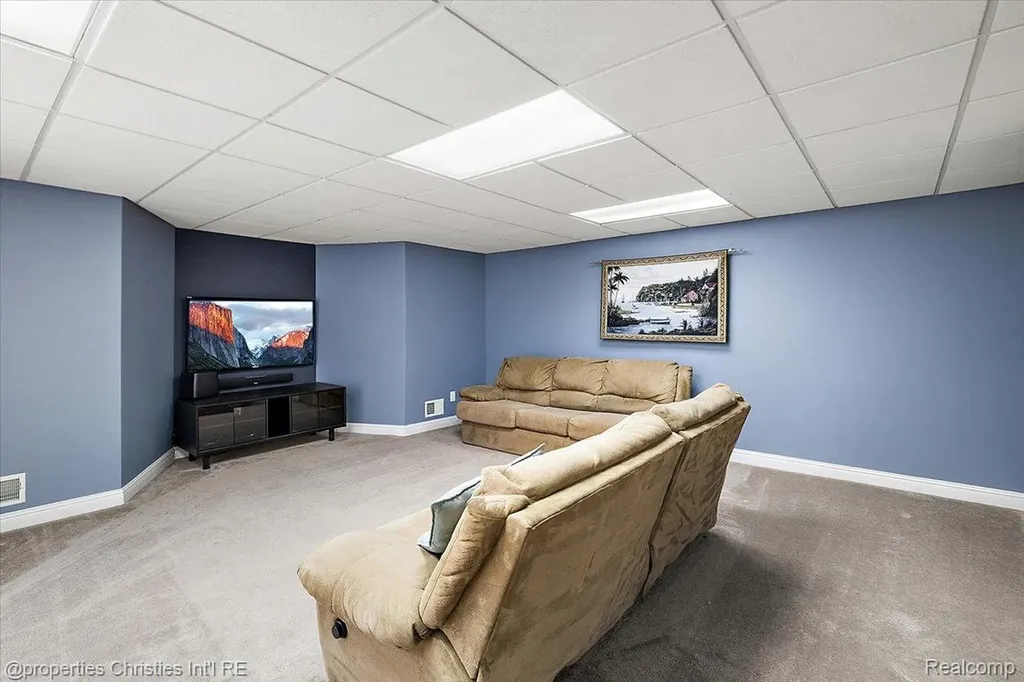 1315 Maryland Highland Charter Township MI 48380
