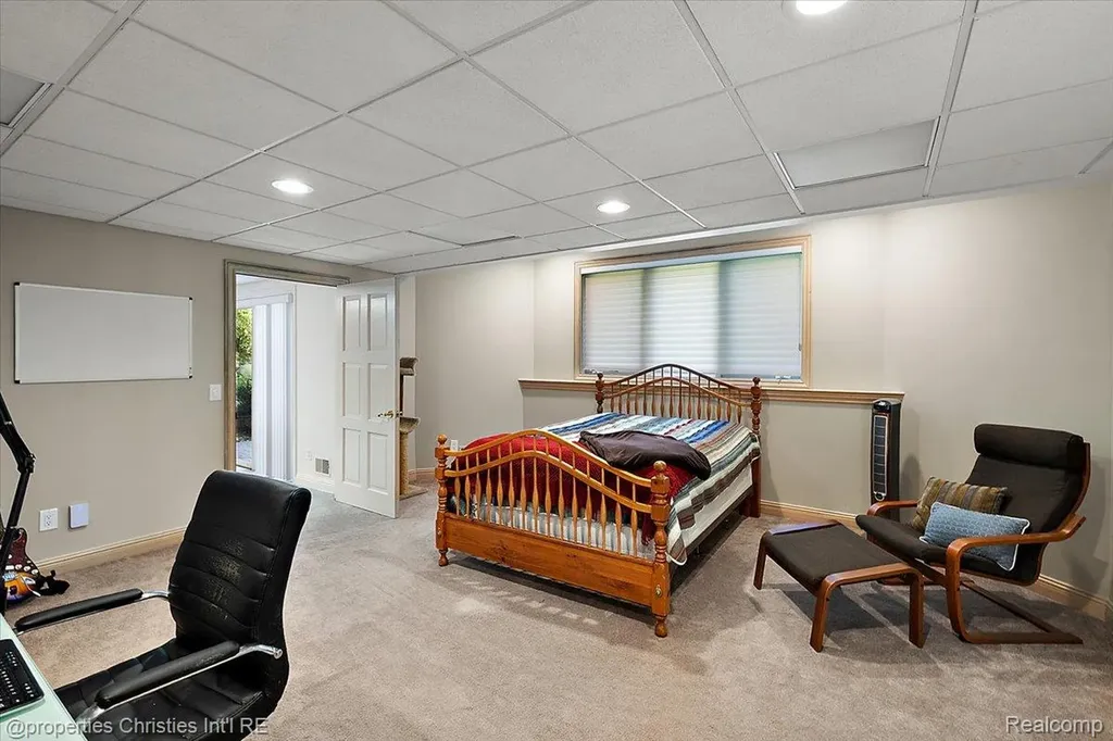 1315 Maryland Highland Charter Township MI 48380