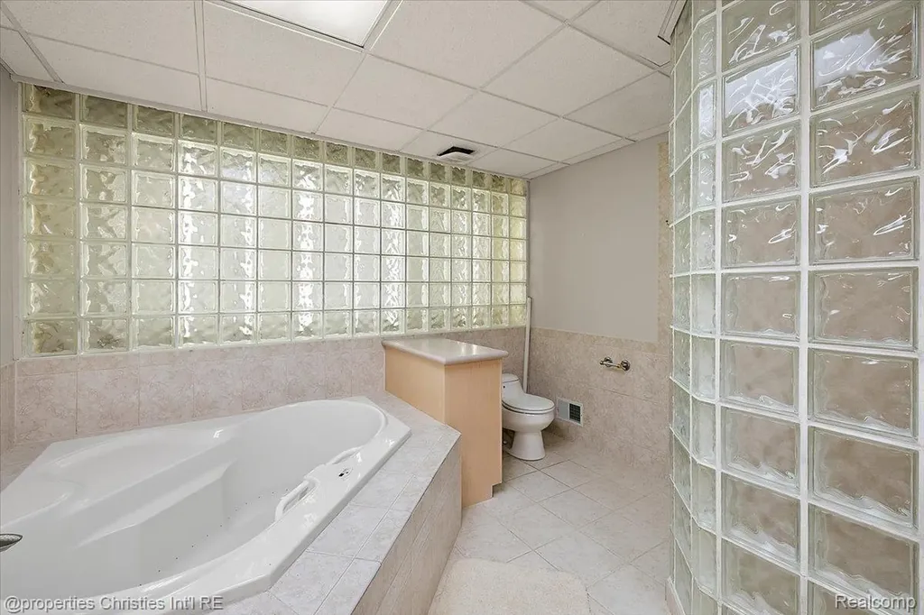 1315 Maryland Highland Charter Township MI 48380