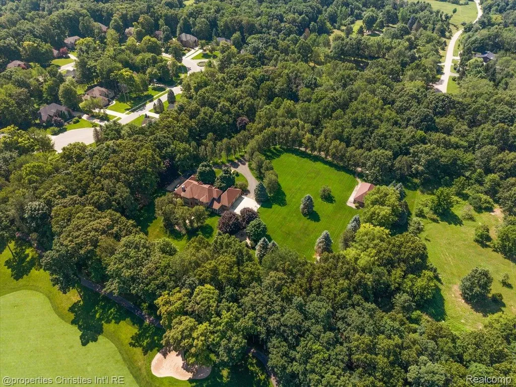 1315 Maryland Highland Charter Township MI 48380