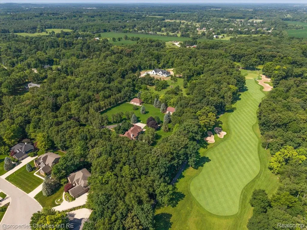 1315 Maryland Highland Charter Township MI 48380