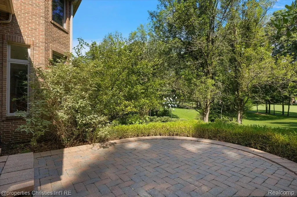 1315 Maryland Highland Charter Township MI 48380