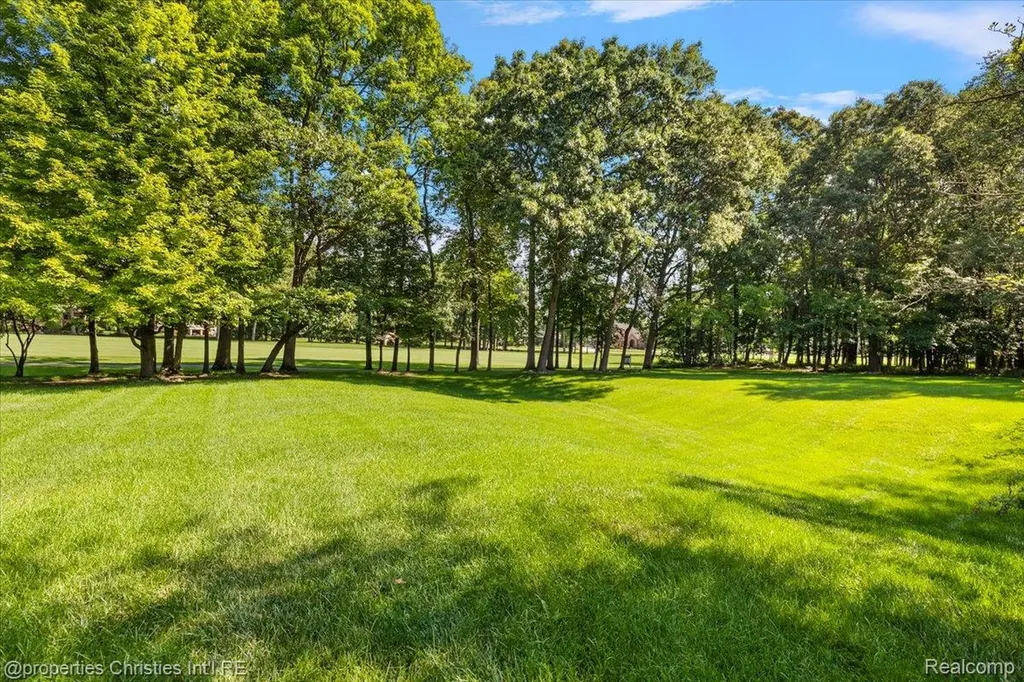1315 Maryland Highland Charter Township MI 48380