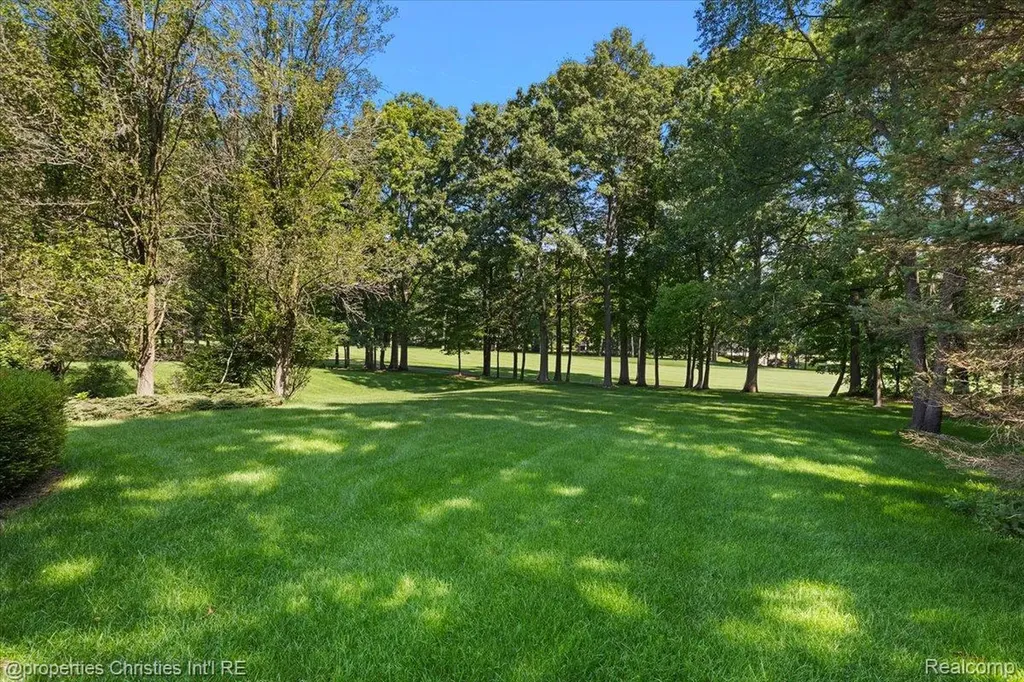 1315 Maryland Highland Charter Township MI 48380