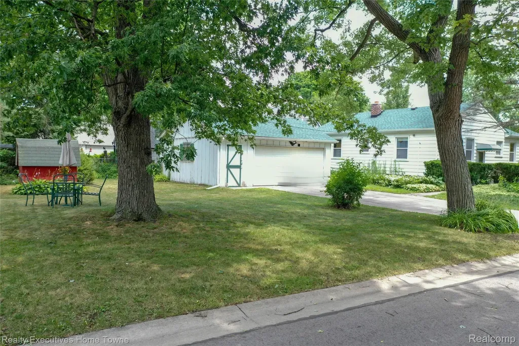 703 N 9th Street St. Clair City MI 48079