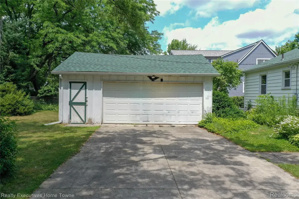 703 N 9th Street St. Clair City MI 48079
